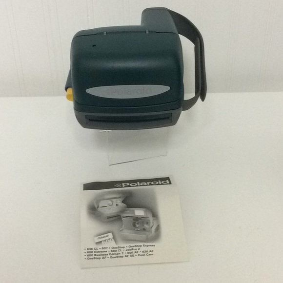 Polaroid One-Step Express Camera & Camera Bag - Picture 3 of 15